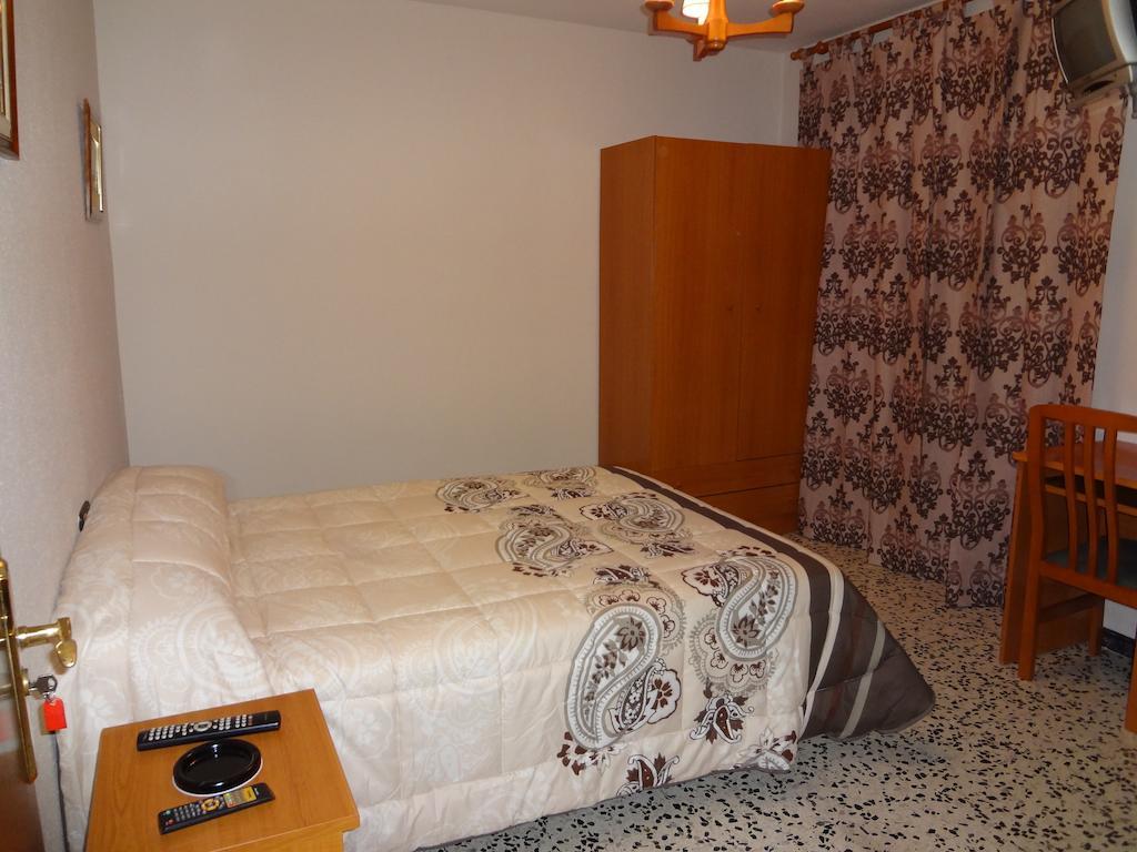 Hostal San Pedro Sanlucar la Mayor Ngoại thất bức ảnh