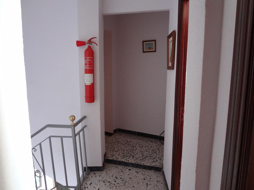 Hostal San Pedro Sanlucar la Mayor Ngoại thất bức ảnh