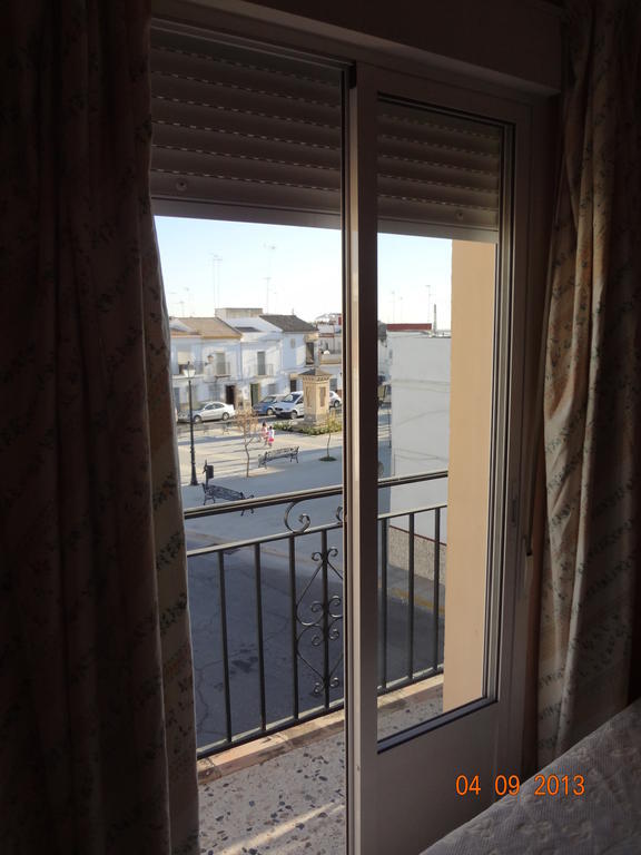 Hostal San Pedro Sanlucar la Mayor Ngoại thất bức ảnh
