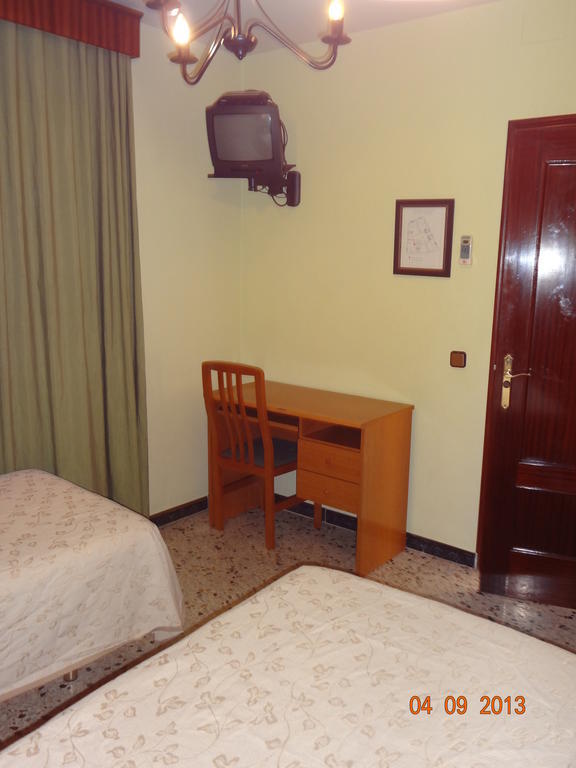 Hostal San Pedro Sanlucar la Mayor Ngoại thất bức ảnh